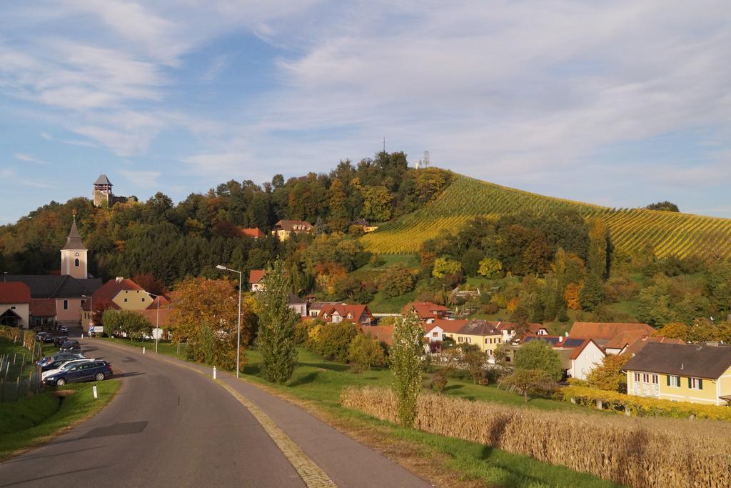 KlöchWinzerhof Familie Kloecklアパートメント エクステリア 写真